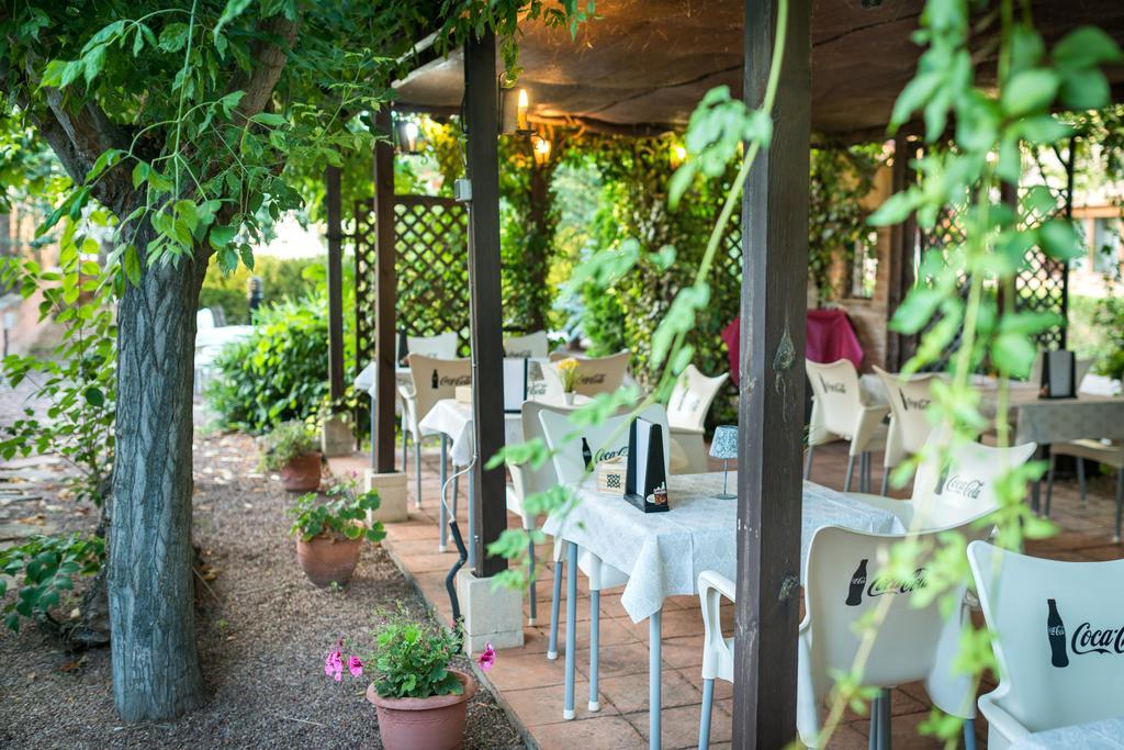 Hostal Restaurante Rijujama Matillas Exterior foto